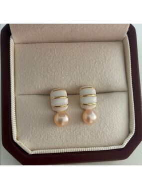 Chic Gold and Cream Pearl Earrings